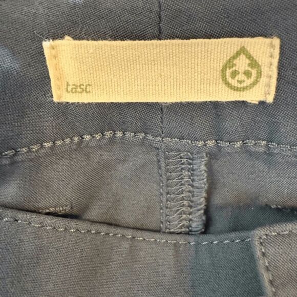 tasc Performance Men's Tailored Chino Shorts Navy Blue Size 36 - Picture 3 of 7